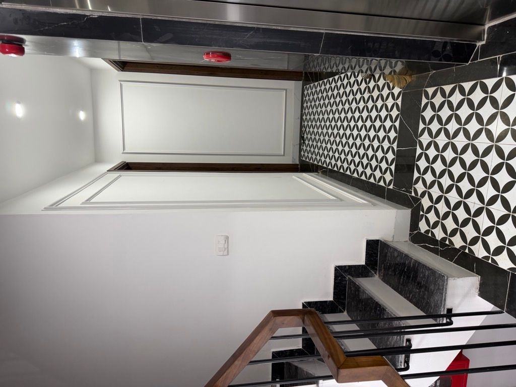 Bán nhà Thịnh Quang - diện tích 64m2 7 tầng - Thang máy - giá 23,8 tỷ