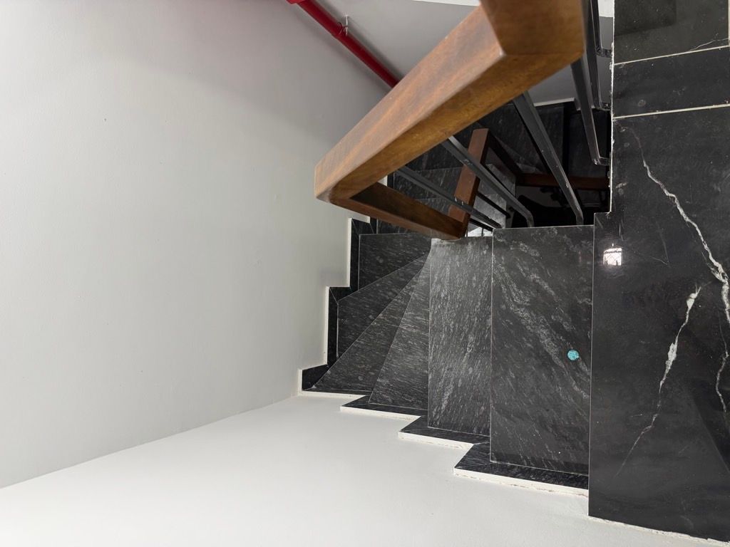 Bán nhà Thịnh Quang - diện tích 64m2 7 tầng - Thang máy - giá 23,8 tỷ