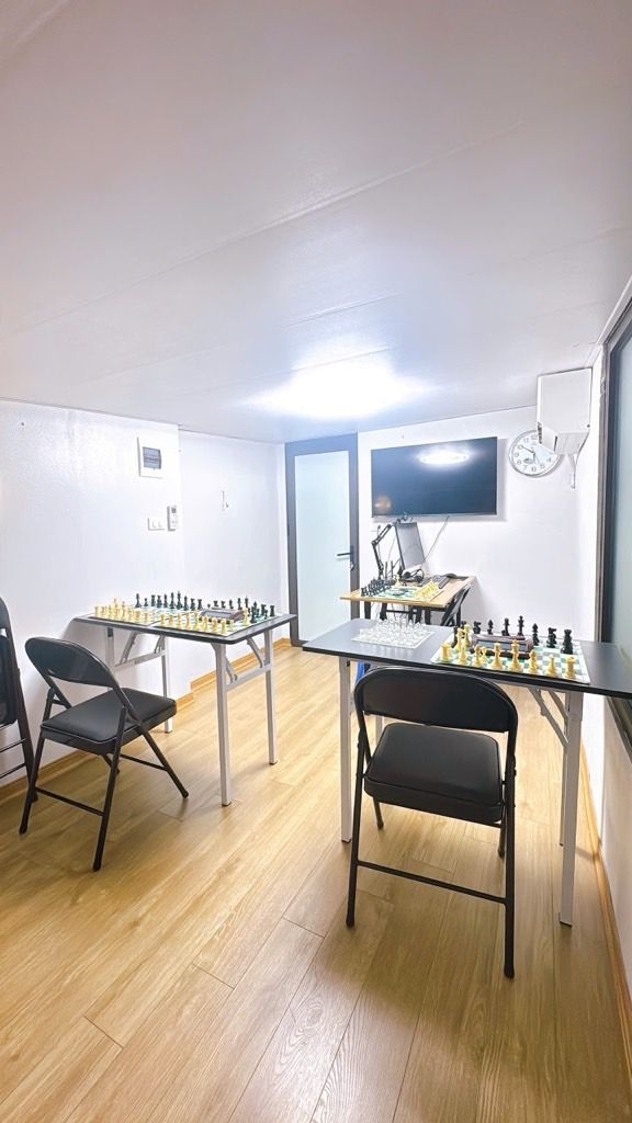 Bán nhà Đặng Văn Ngữ - diện tích 29,8m2 1 tầng - Mặt ngõ ô tô kinh doanh - giá 6,6 tỷ