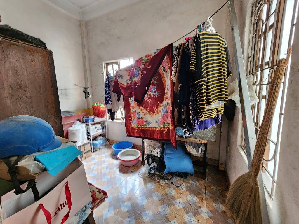 Bán nhà Tân Mai - diện tích 100m2 3 tầng - Mặt ngõ thông đường ôtô tránh - giá 18,5 tỷ