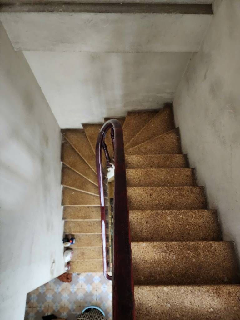 Bán nhà Tân Mai - diện tích 100m2 3 tầng - Mặt ngõ thông đường ôtô tránh - giá 18,5 tỷ