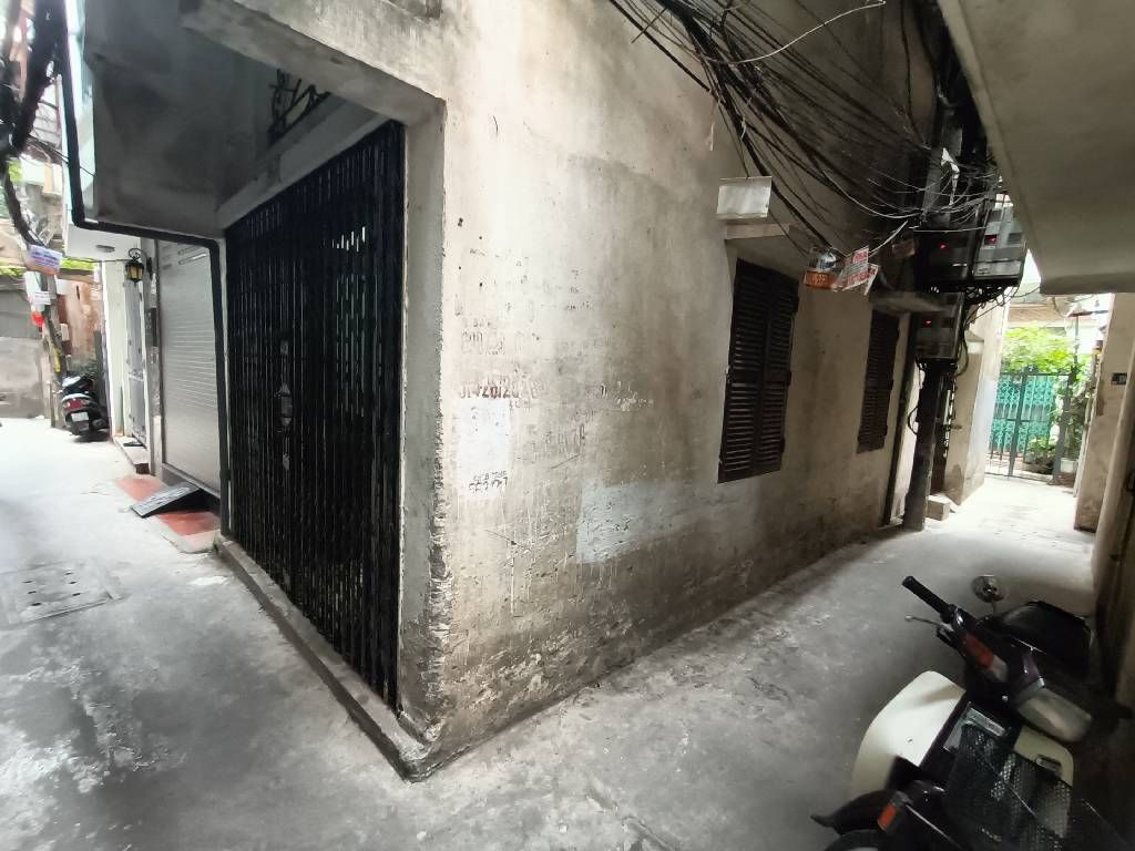 Bán nhà Kiến Thiết - diện tích 37.5m2 2 tầng - Lô góc, ô tô sát nhà - giá 0 tỷ