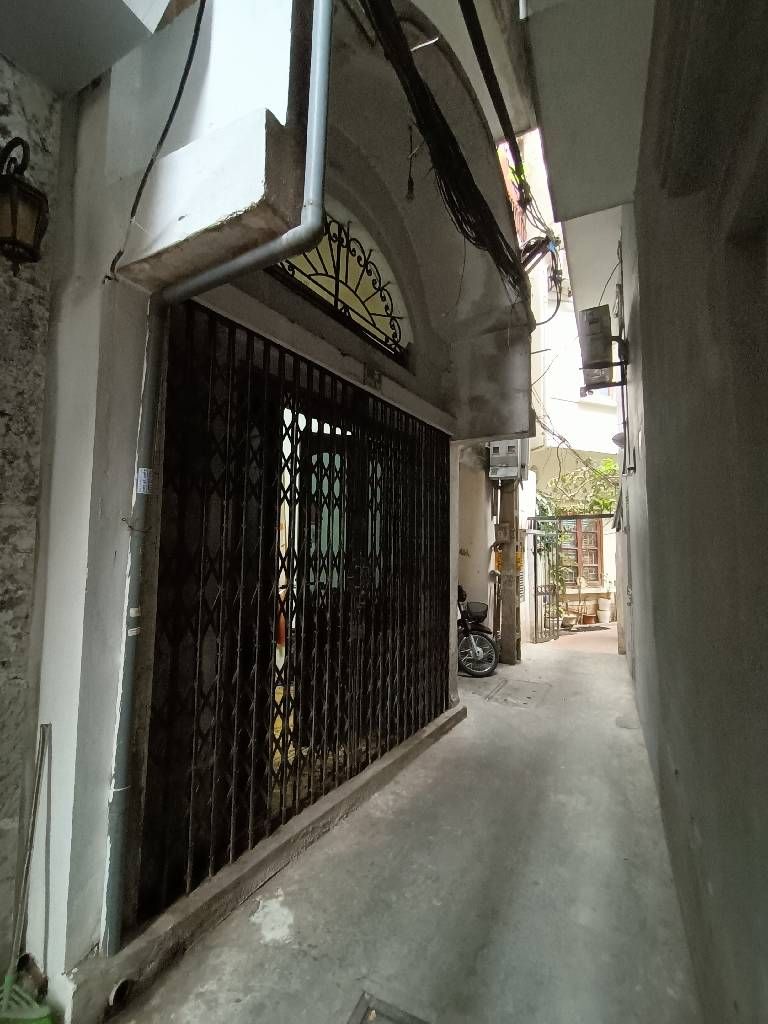 Bán nhà Kiến Thiết - diện tích 37.5m2 2 tầng - Lô góc, ô tô sát nhà - giá 0 tỷ