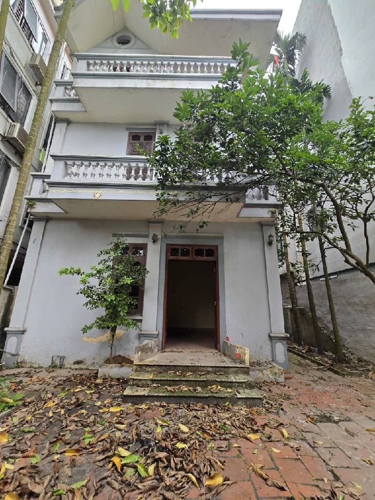 Bán nhà Nguyễn Khoái - diện tích 175m2 3 tầng - Bán đất tặng nhà 3 tầng - giá 24 tỷ