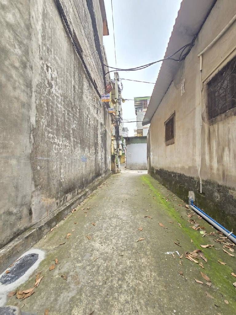 Bán nhà Nguyễn Khoái - diện tích 175m2 3 tầng - Bán đất tặng nhà 3 tầng - giá 24 tỷ