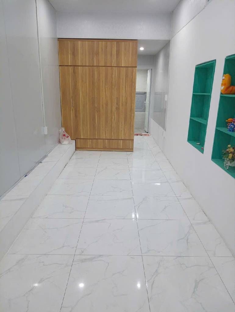 Bán nhà Chùa Bộc - diện tích 75m2 2 tầng - Ô tô đỗ chân tòa nhà - giá 5,5 tỷ