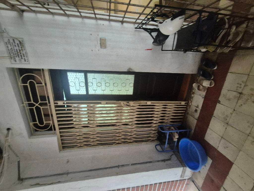 Bán nhà Chùa Bộc - diện tích 75m2 2 tầng - Ô tô đỗ chân tòa nhà - giá 5,5 tỷ