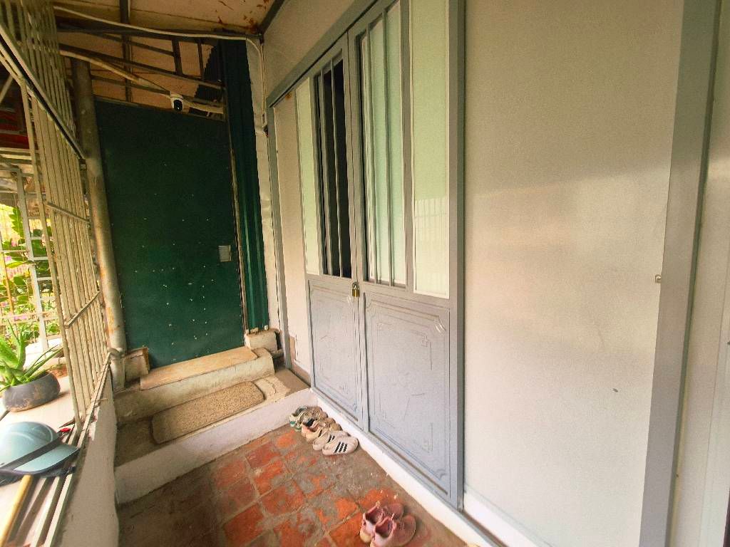 Bán nhà Chùa Bộc - diện tích 75m2 2 tầng - Ô tô đỗ chân tòa nhà - giá 5,5 tỷ