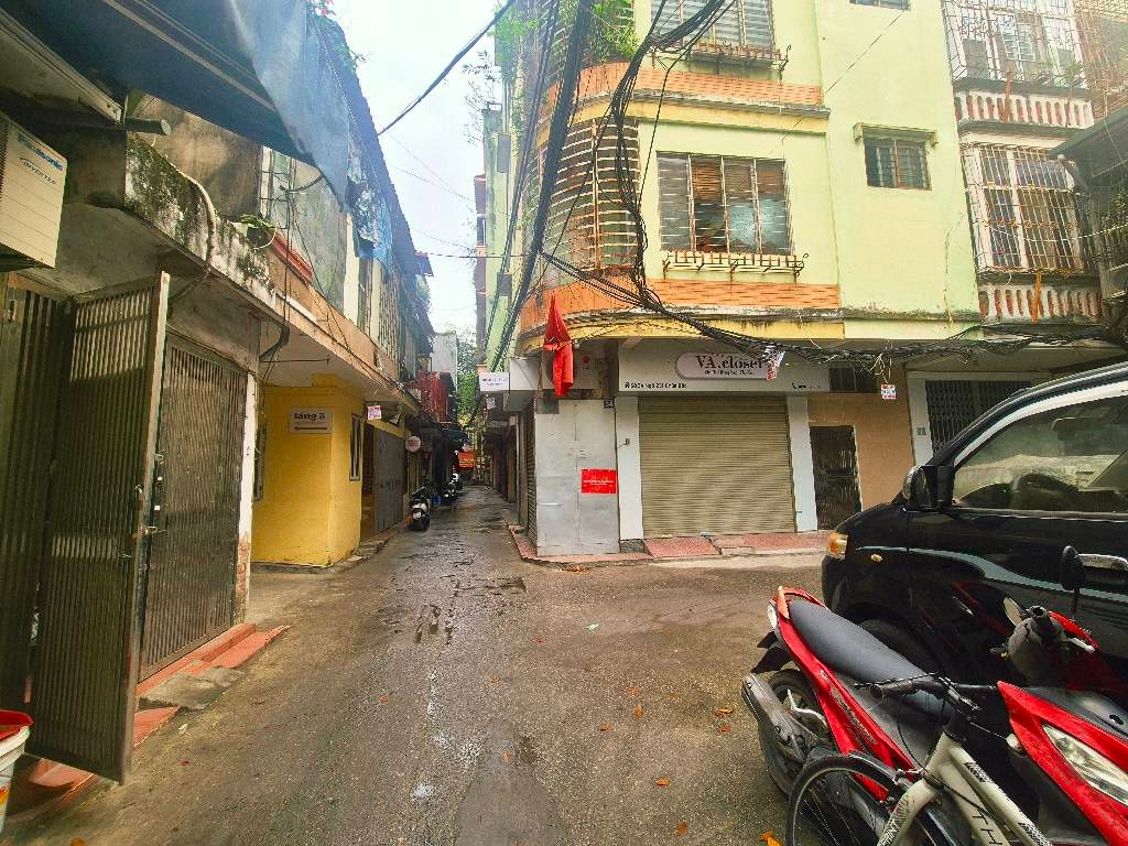 Bán nhà Chùa Bộc - diện tích 75m2 2 tầng - Ô tô đỗ chân tòa nhà - giá 5,5 tỷ