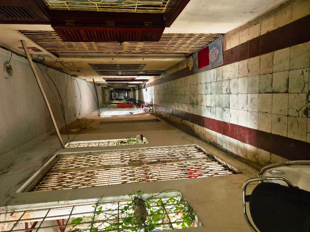 Bán nhà Chùa Bộc - diện tích 75m2 2 tầng - Ô tô đỗ chân tòa nhà - giá 5,5 tỷ