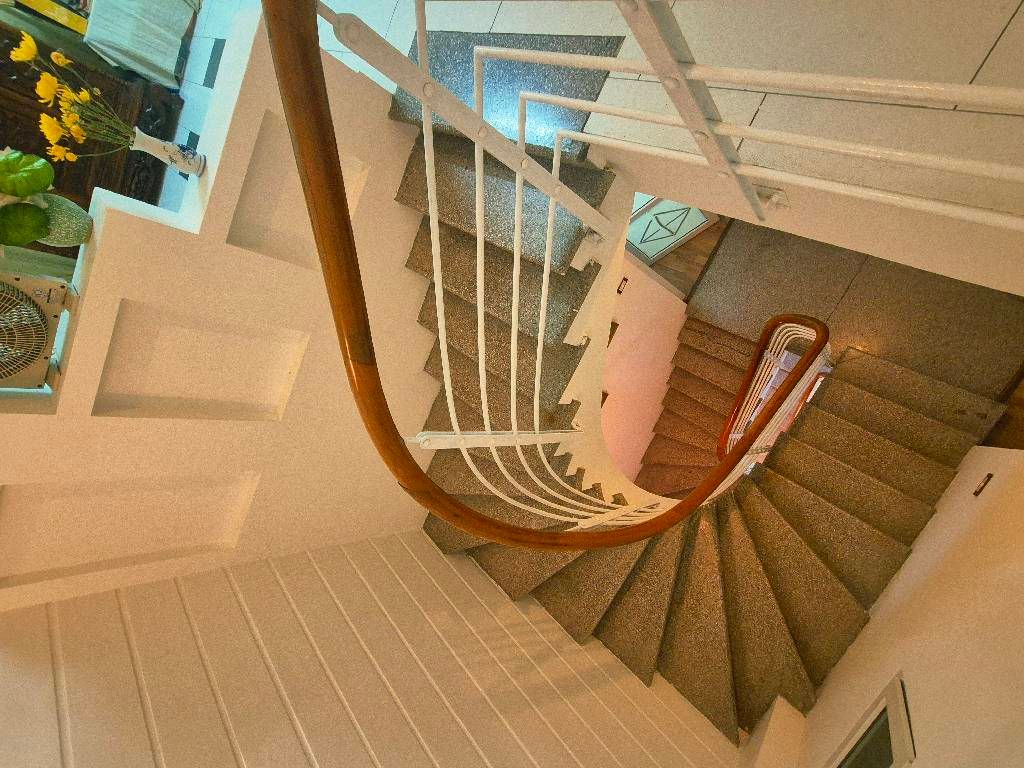 Bán nhà Thịnh Quang - diện tích 41m2 4 tầng - ô tô đỗ cửa - giá 15,9 tỷ