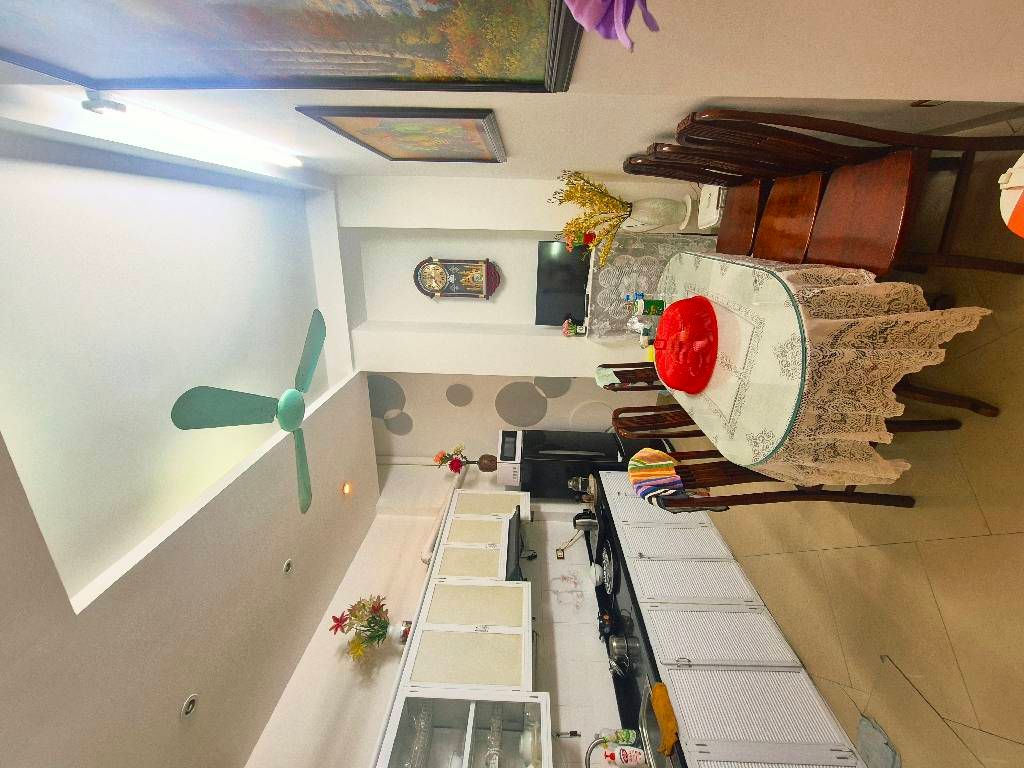 Bán nhà Thịnh Quang - diện tích 41m2 4 tầng - ô tô đỗ cửa - giá 15,9 tỷ