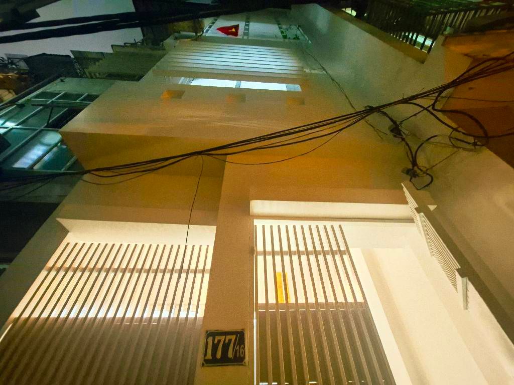 Bán nhà Thịnh Quang - diện tích 41m2 4 tầng - ô tô đỗ cửa - giá 15,9 tỷ