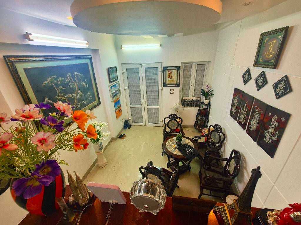 Bán nhà Thịnh Quang - diện tích 41m2 4 tầng - ô tô đỗ cửa - giá 15,9 tỷ