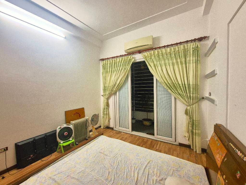 Bán nhà Thịnh Quang - diện tích 41m2 4 tầng - ô tô đỗ cửa - giá 15,9 tỷ