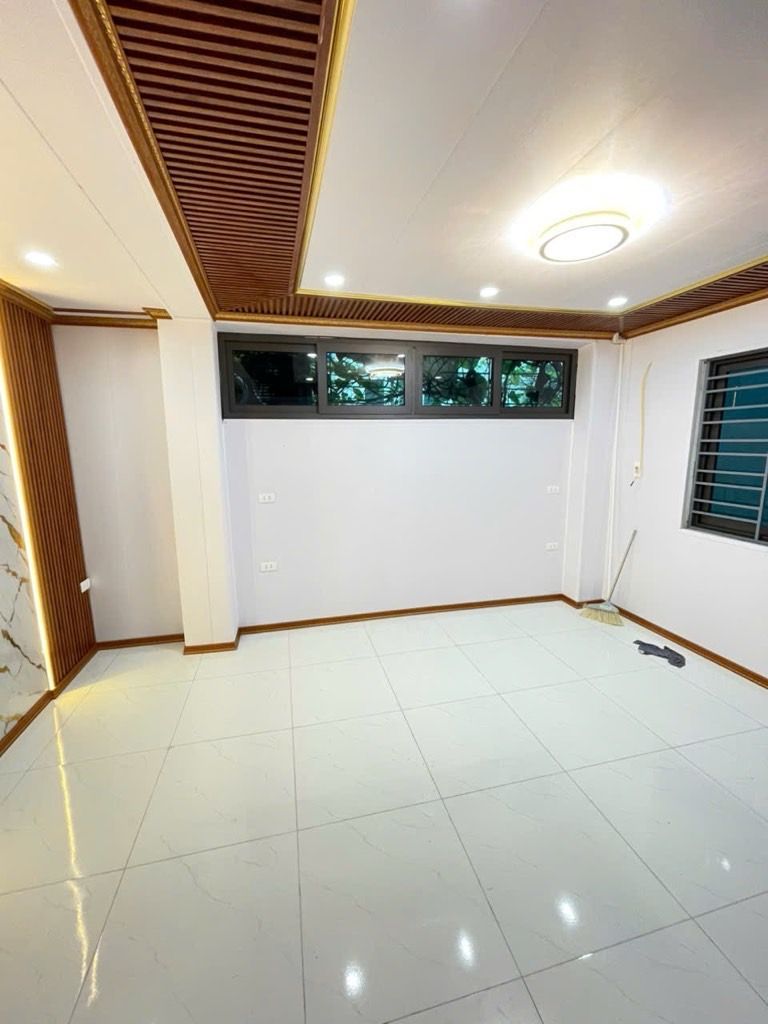 Bán nhà Tân Mai - diện tích 33.8m2 1 tầng - Nhà đẹp ở ngay - giá 2,45 tỷ