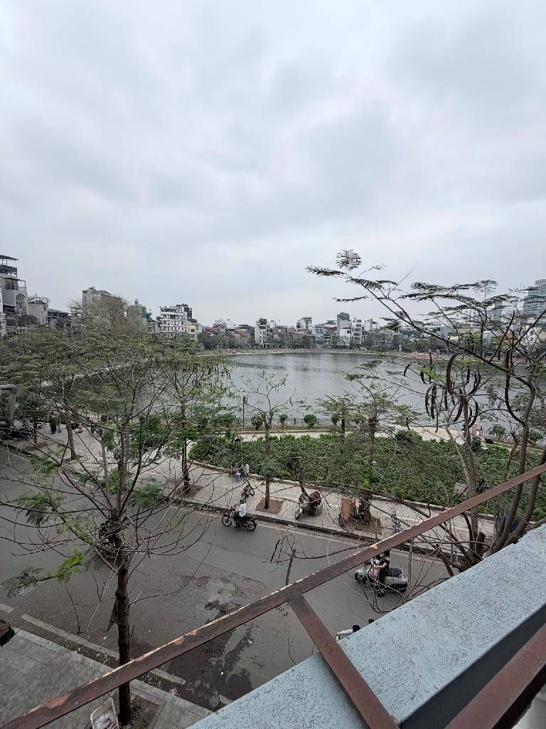 Bán nhà Văn Chương - diện tích 62m2 3 tầng - Mặt hồ, kinh doanh mọi loại hình - giá 18 tỷ