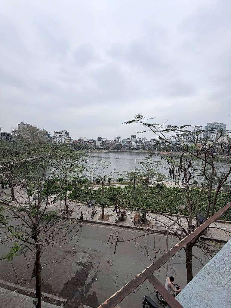 Bán nhà Văn Chương - diện tích 62m2 3 tầng - Mặt hồ - giá 18 tỷ