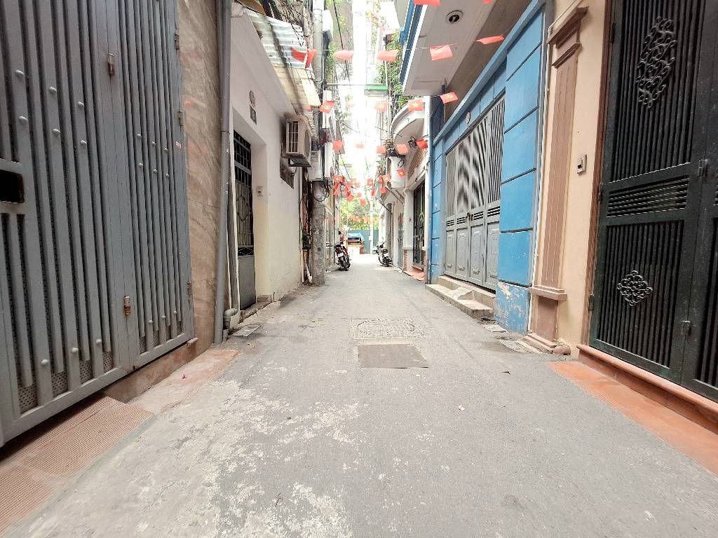 Bán nhà Hoàng Đạo Thành - diện tích 43m2 5 tầng - ngõ thông ô tô qua - giá 15 tỷ