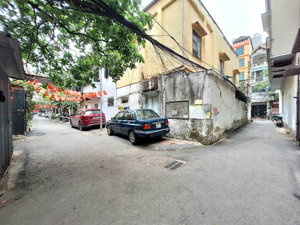 Bán nhà Hoàng Đạo Thành - diện tích 43m2 5 tầng - ngõ thông ô tô qua - giá 15 tỷ