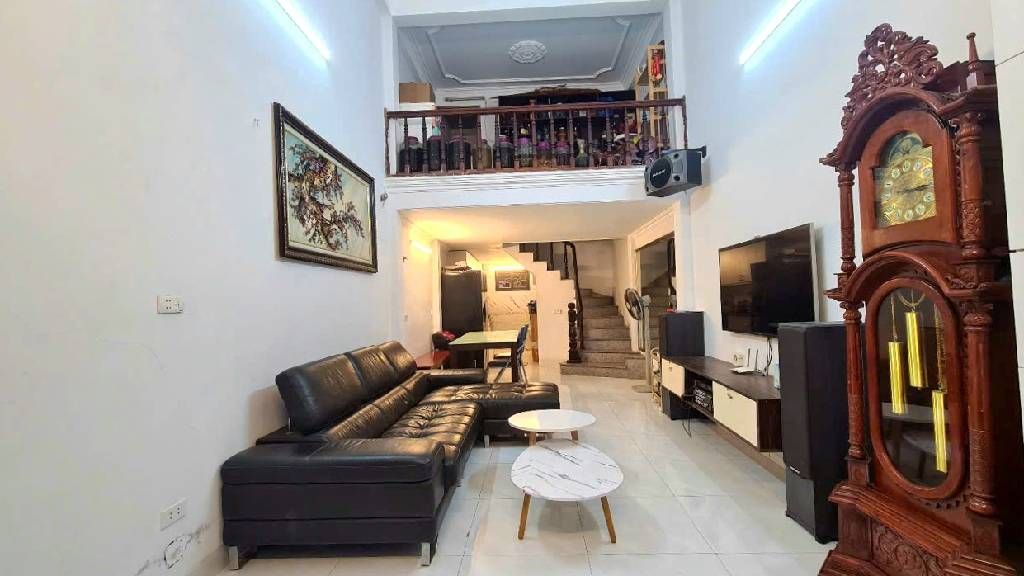 Bán nhà Hoàng Đạo Thành - diện tích 43m2 5 tầng - ngõ thông ô tô qua - giá 15 tỷ