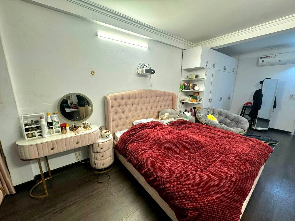 Bán nhà Hoàng Đạo Thành - diện tích 43m2 5 tầng - ngõ thông ô tô qua - giá 15 tỷ