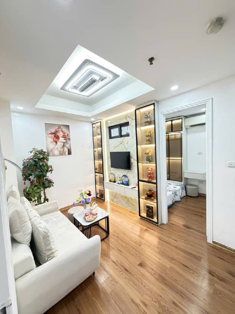 Bán nhà Hào Nam - diện tích 35m2 1 tầng - Thang máy - giá 1,8 tỷ