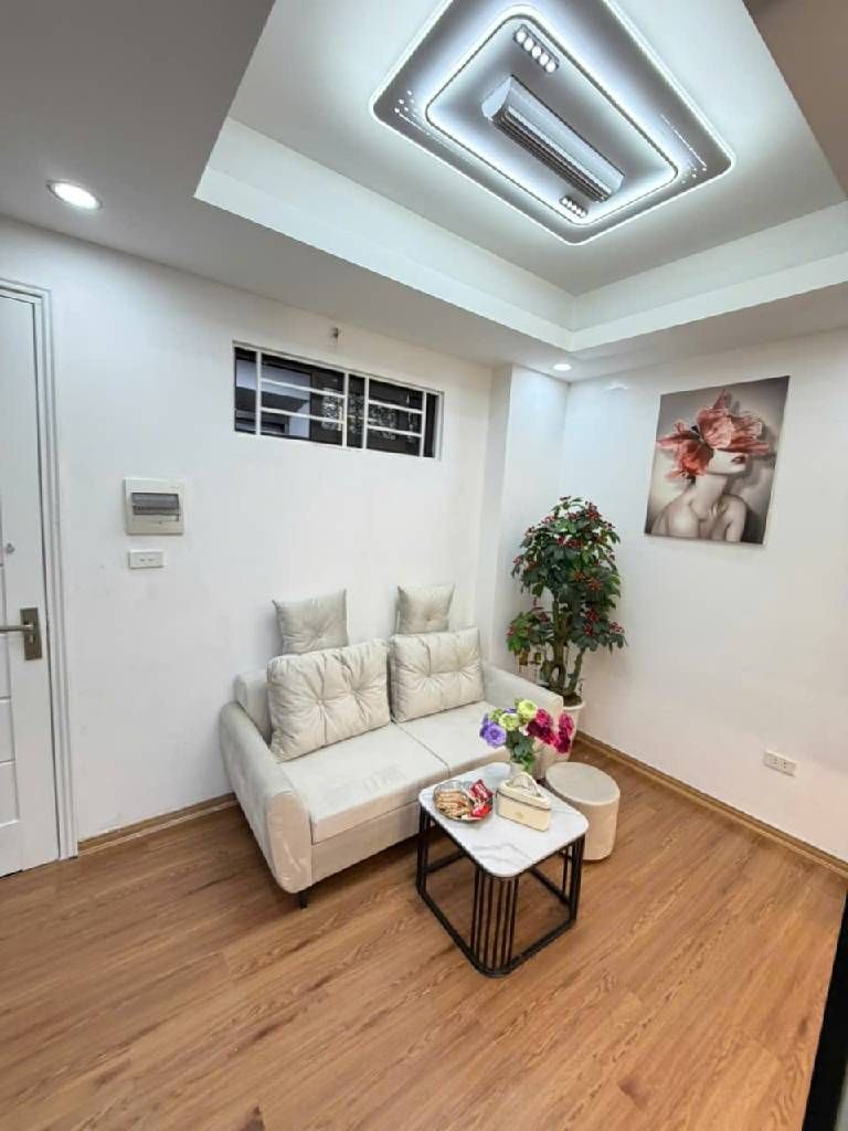 Bán nhà Hào Nam - diện tích 35m2 1 tầng - Thang máy - giá 1,8 tỷ