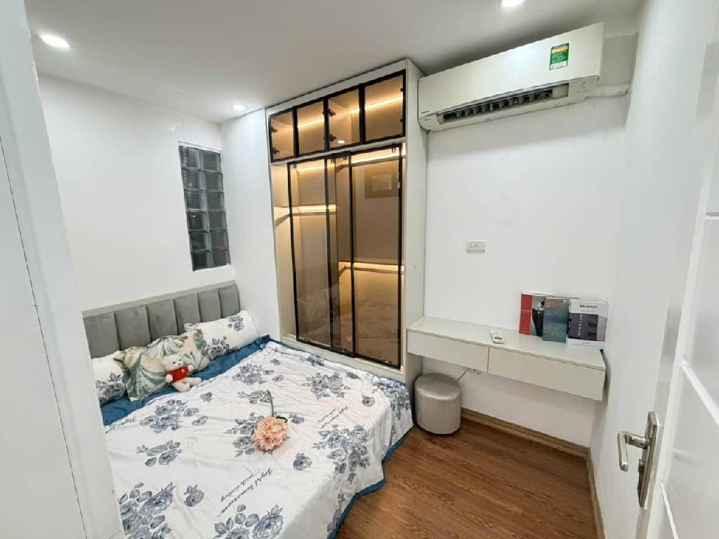 Bán nhà Hào Nam - diện tích 35m2 1 tầng - Thang máy - giá 1,8 tỷ