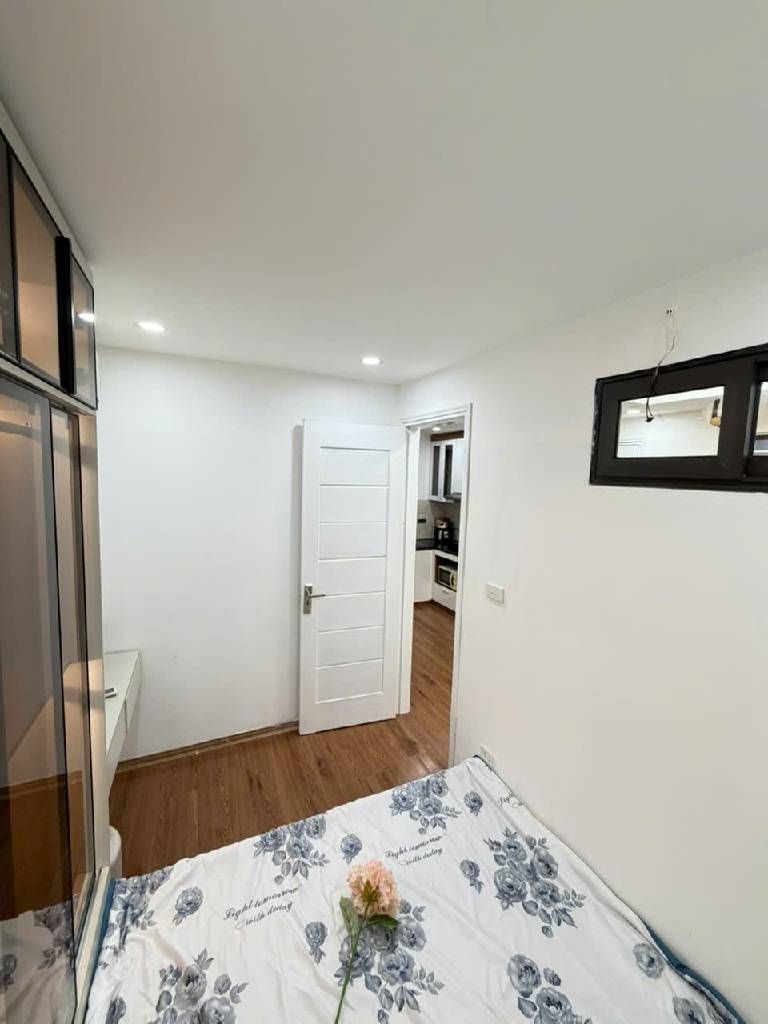 Bán nhà Hào Nam - diện tích 35m2 1 tầng - Thang máy - giá 1,8 tỷ