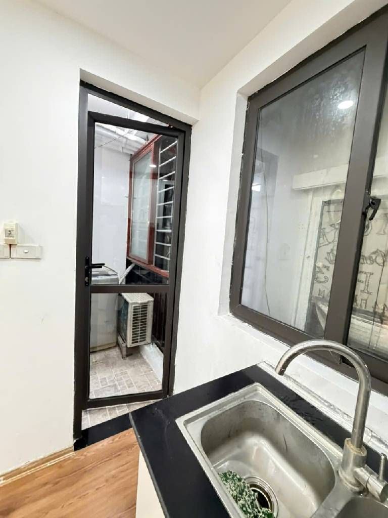 Bán nhà Hào Nam - diện tích 35m2 1 tầng - Thang máy - giá 1,8 tỷ