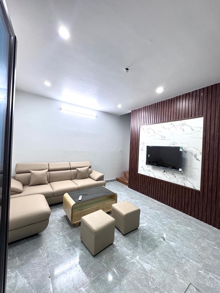 Bán nhà Định Công Thượng - diện tích 37m2 2 tầng - gần ô tô - giá 2 tỷ