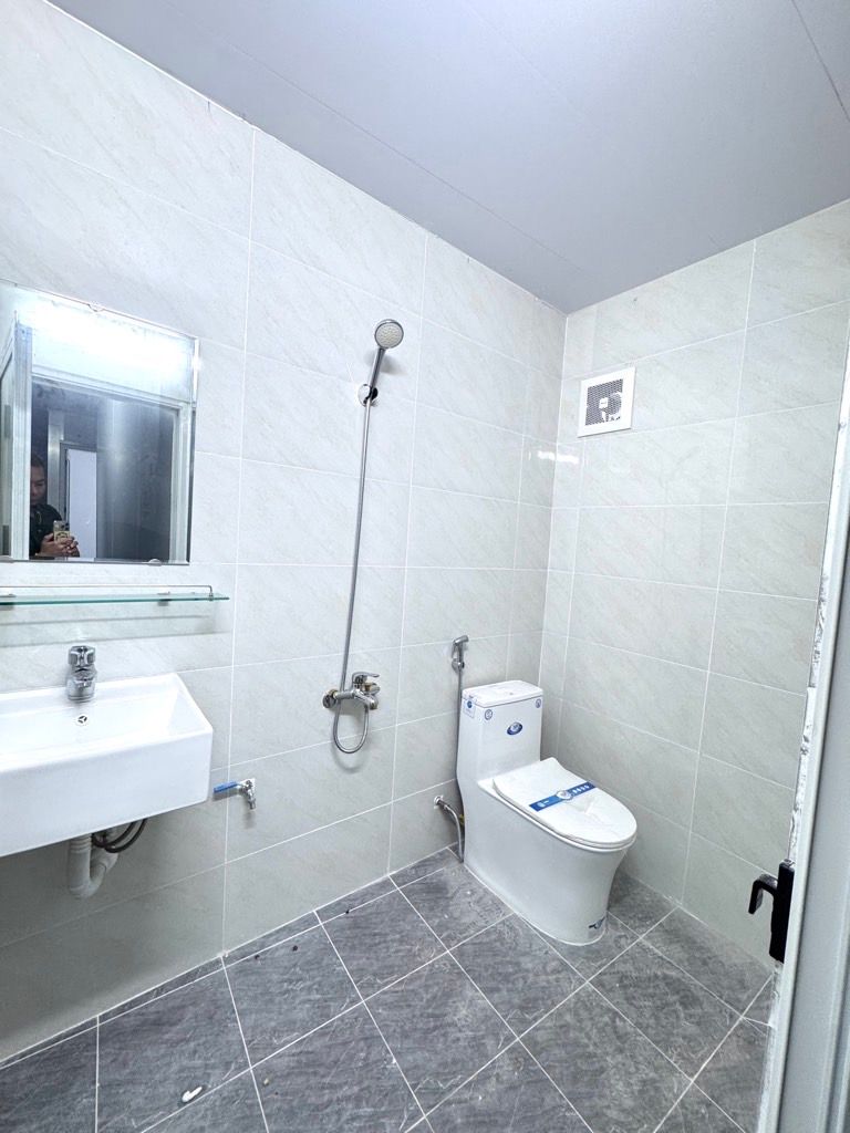 Bán nhà Định Công Thượng - diện tích 37m2 2 tầng - gần ô tô - giá 2 tỷ