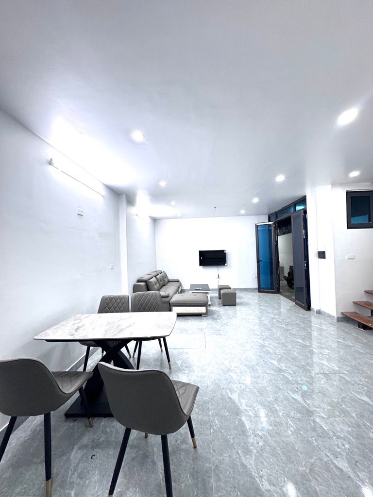 Bán nhà Định Công Thượng - diện tích 43.2m2 2 tầng - gần ô tô - giá 2,3 tỷ