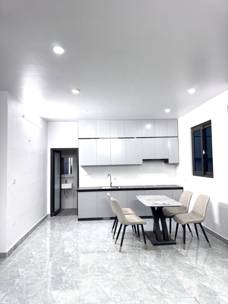 Bán nhà Định Công Thượng - diện tích 43.2m2 2 tầng - gần ô tô - giá 2,3 tỷ