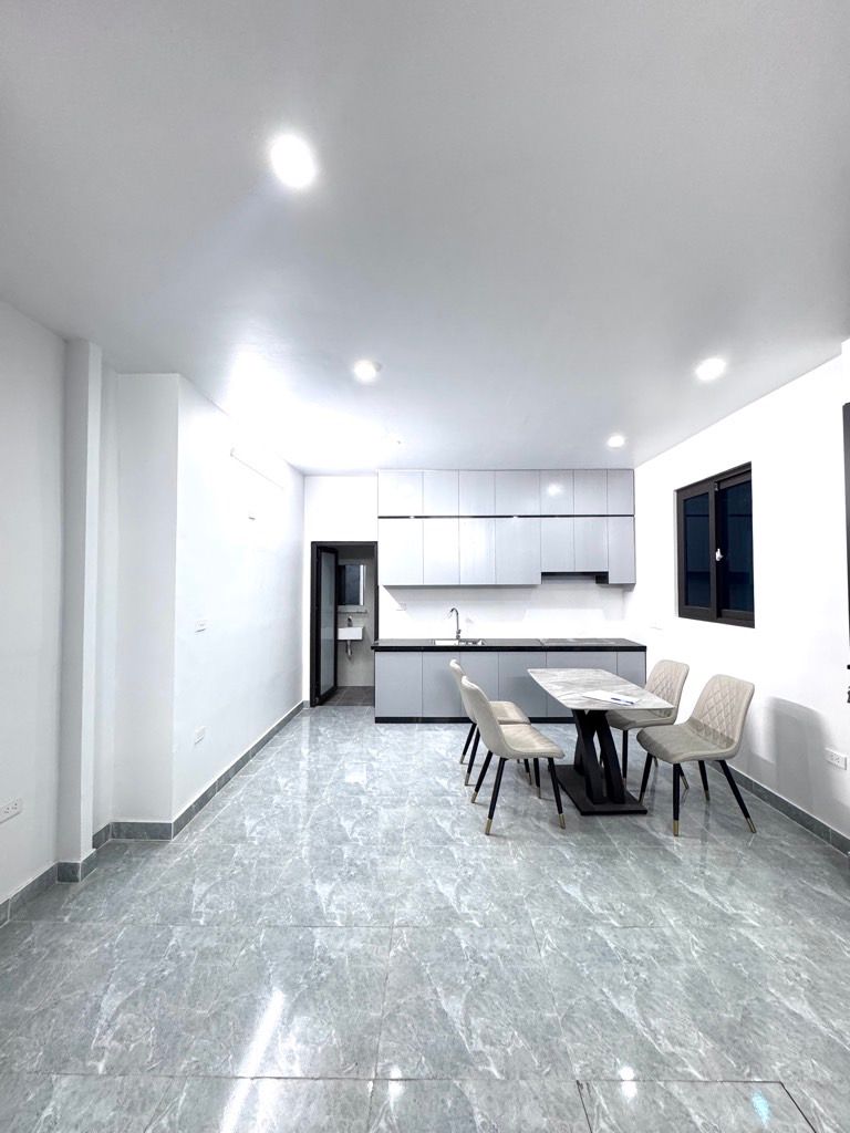 Bán nhà Định Công Thượng - diện tích 43.2m2 2 tầng - gần ô tô - giá 2,3 tỷ