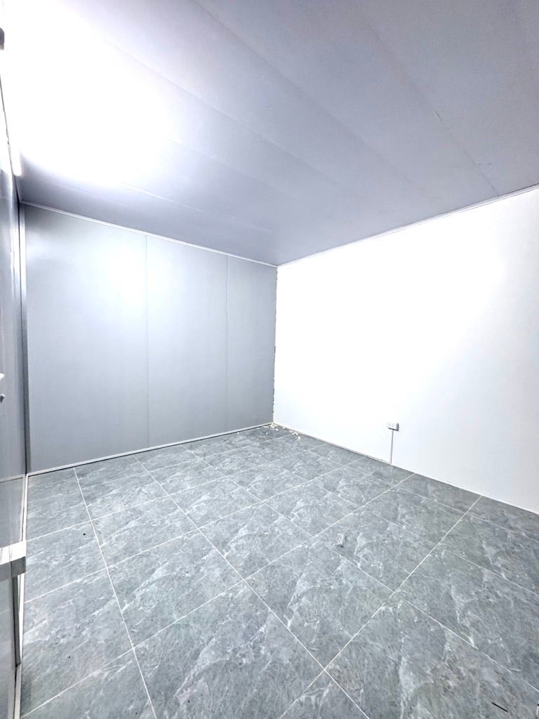 Bán nhà Định Công Thượng - diện tích 43.2m2 2 tầng - gần ô tô - giá 2,3 tỷ