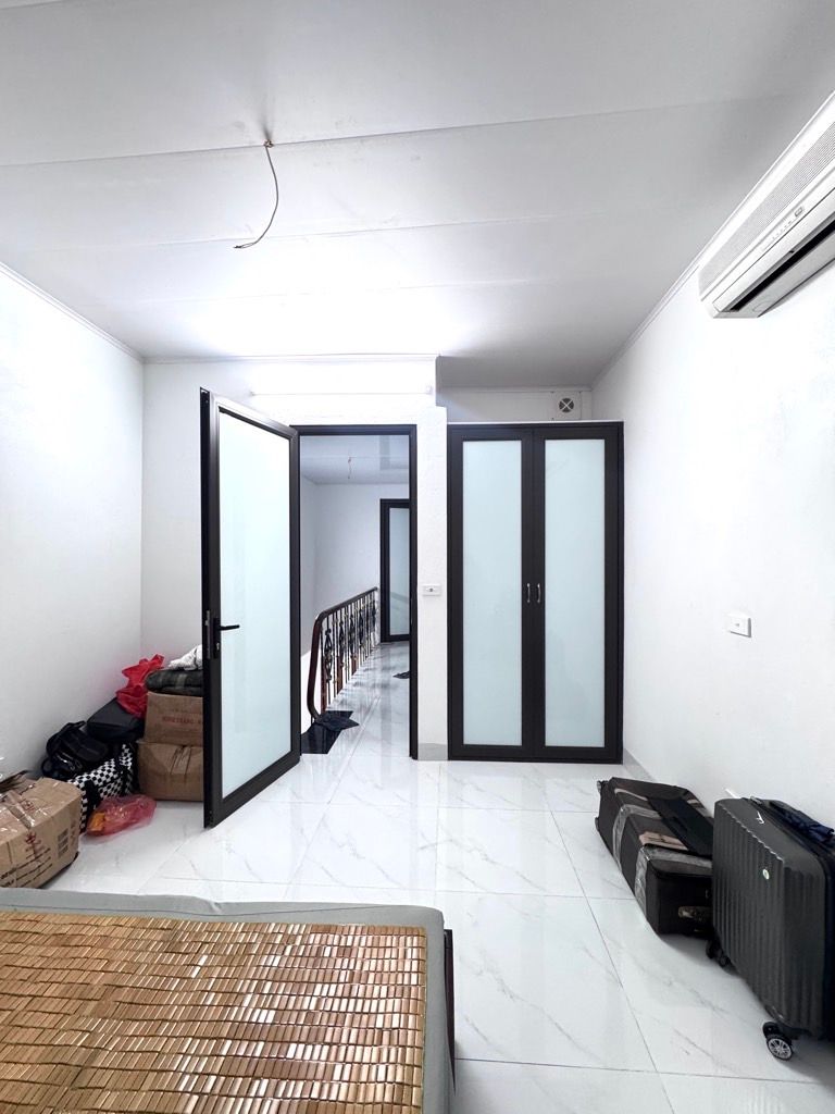 Bán nhà Định Công Thượng - diện tích 41m2 2 tầng - gần ô tô - giá 2,6 tỷ