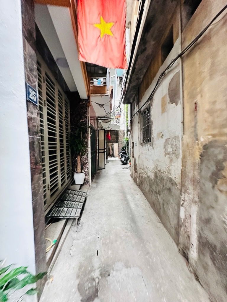 Bán nhà Trương Định - diện tích 61m2 1 tầng - Đất đẹp xây nhà - giá 18,9 tỷ