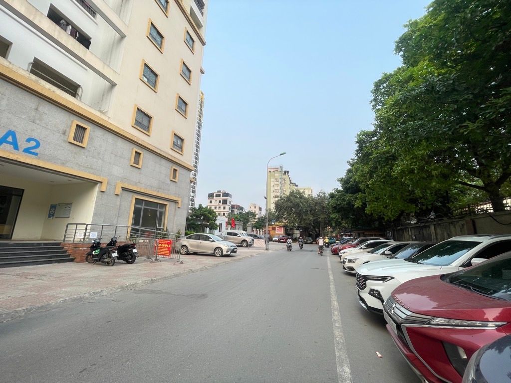 Bán nhà Hoàng Đạo Thành - diện tích 64m2 6 tầng - Cực hiếm - giá 5,7 tỷ