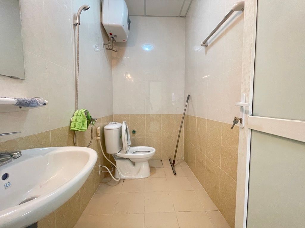 Bán nhà Hoàng Đạo Thành - diện tích 64m2 6 tầng - Cực hiếm - giá 5,7 tỷ