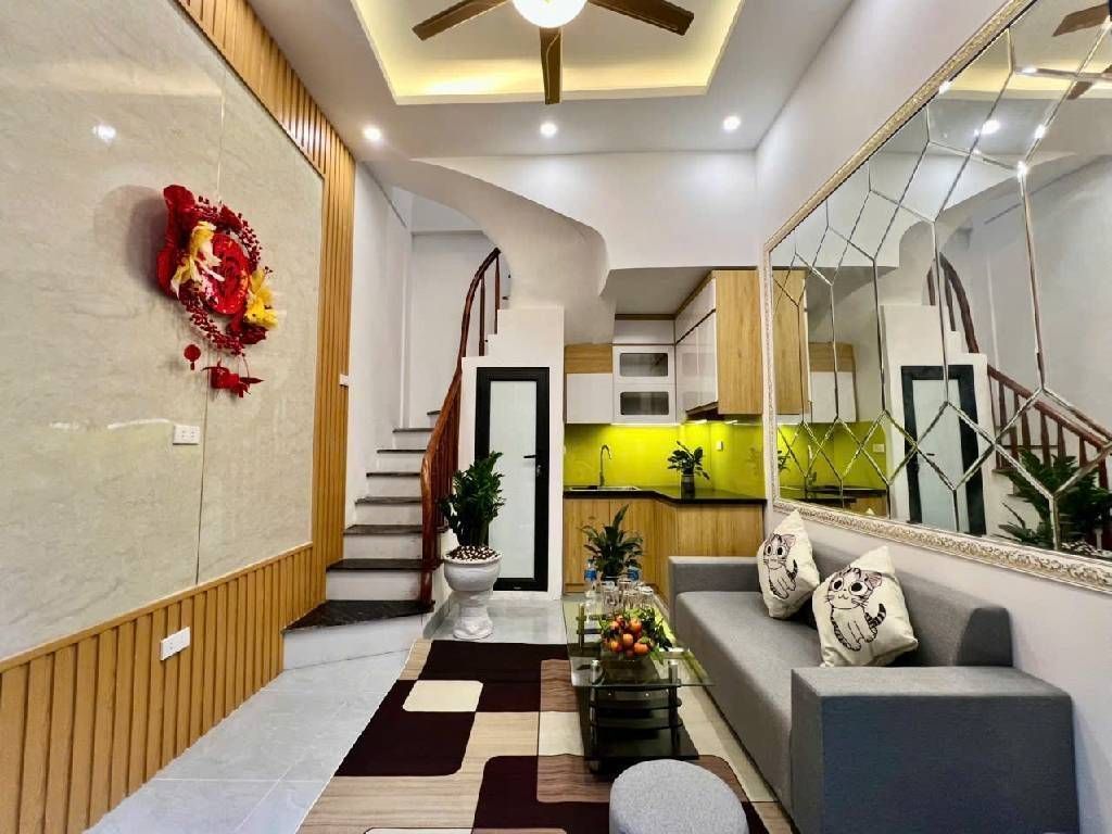 Bán nhà Ngõ Quỳnh - diện tích 13,4m2 5 tầng - Hàng HIỂM còn sót khu HAI BÀ - giá 5,98 tỷ