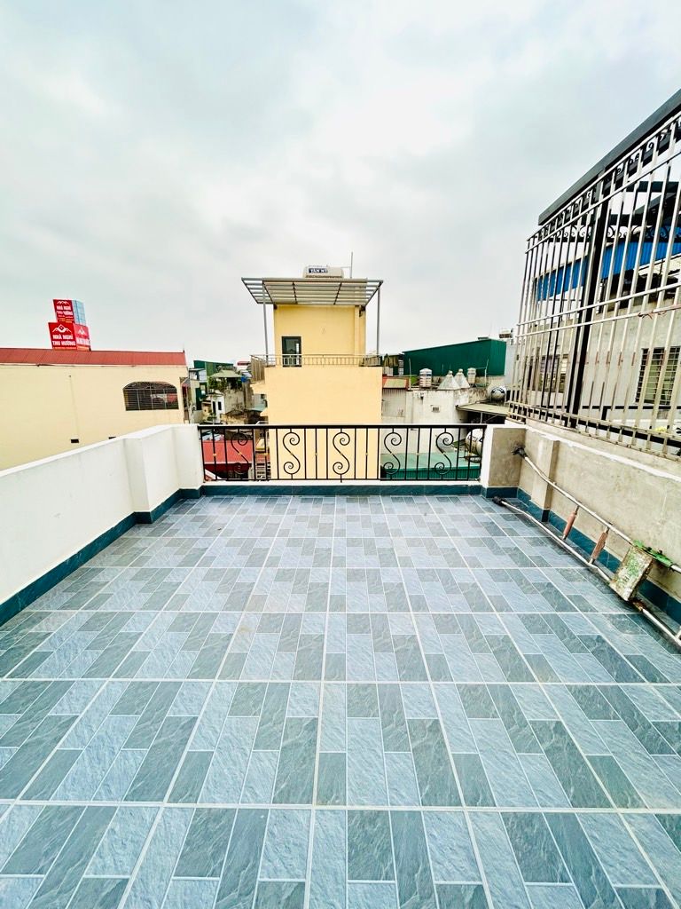 Bán nhà Nguyễn Khoái - diện tích 50m2 5 tầng - thang máy - giá 12,5 tỷ