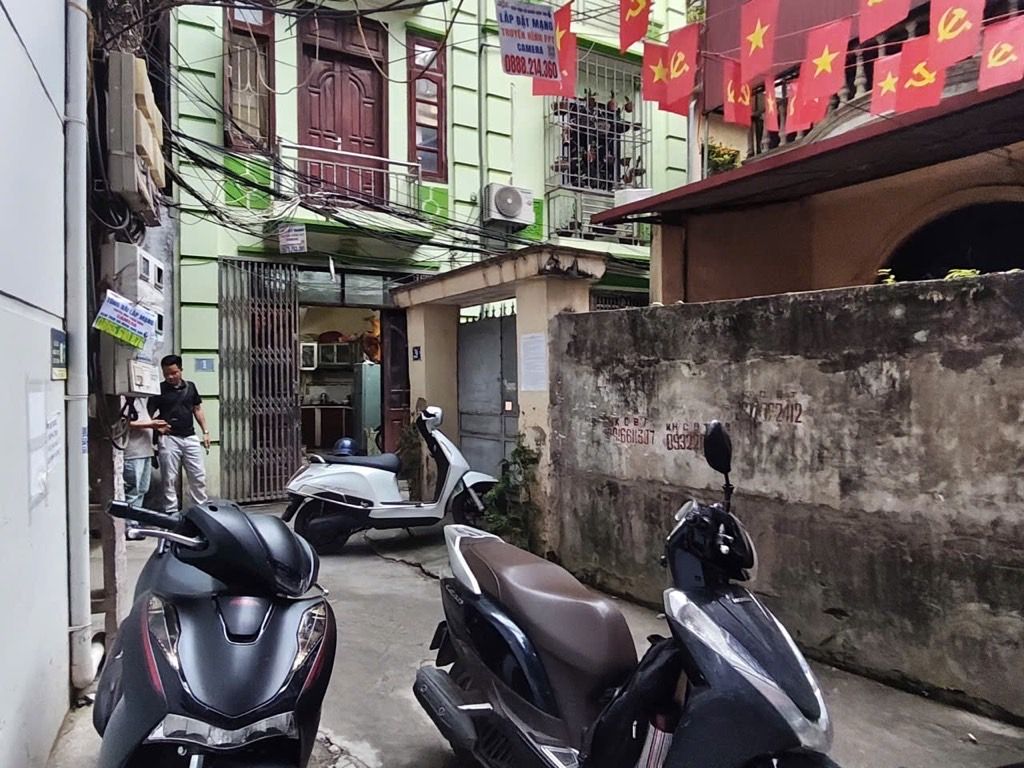 Bán nhà Định Công Thượng - diện tích 95m2 2 tầng - 3 mặt thoáng - giá 19 tỷ