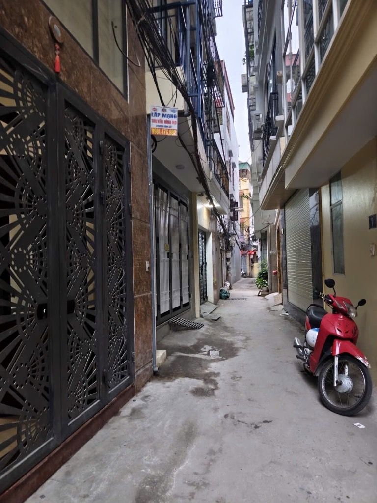 Bán nhà Định Công Thượng - diện tích 95m2 2 tầng - 3 mặt thoáng - giá 19 tỷ