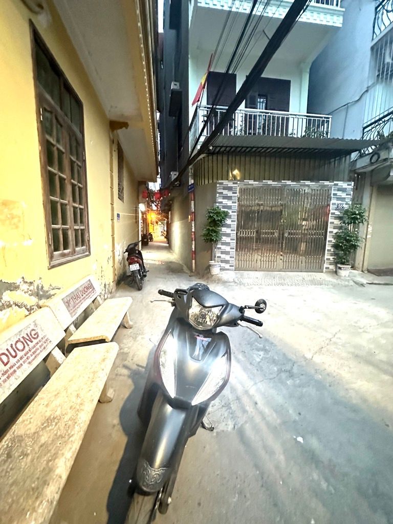 Bán nhà Đông thiên - diện tích 27m2 5 tầng - vị trí đẹp cách mặt ngõ thông Ô TÔ khoảng chừng 50m - giá 4,25 tỷ