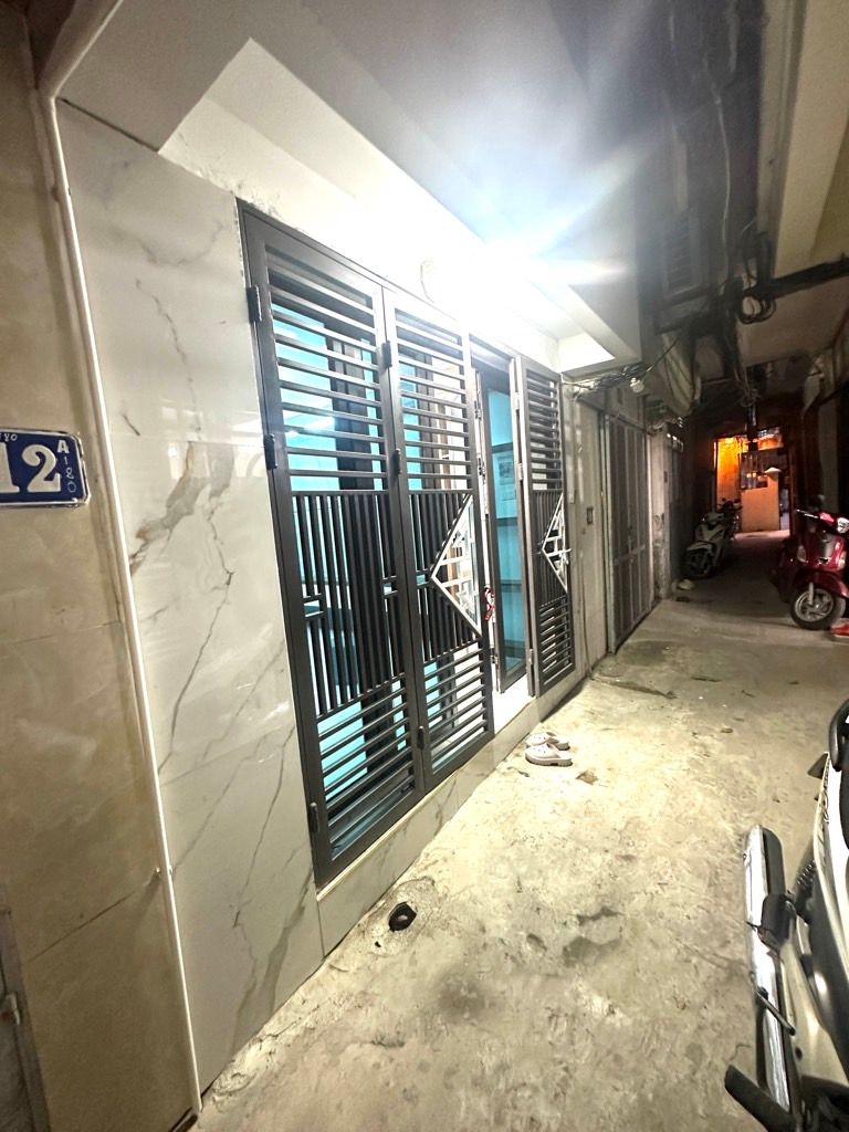 Bán nhà Đông thiên - diện tích 27m2 5 tầng - vị trí đẹp cách mặt ngõ thông Ô TÔ khoảng chừng 50m - giá 4,25 tỷ