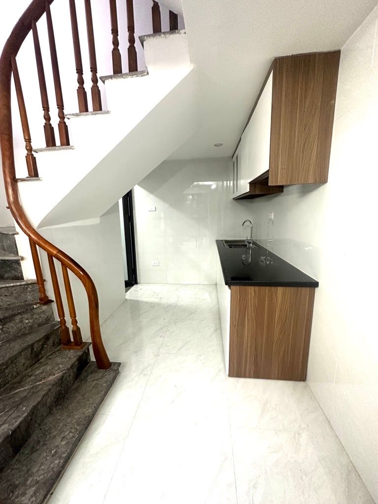 Bán nhà Đông thiên - diện tích 27m2 5 tầng - vị trí đẹp cách mặt ngõ thông Ô TÔ khoảng chừng 50m - giá 4,25 tỷ