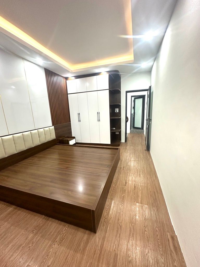 Bán nhà Đông thiên - diện tích 27m2 5 tầng - vị trí đẹp cách mặt ngõ thông Ô TÔ khoảng chừng 50m - giá 4,25 tỷ