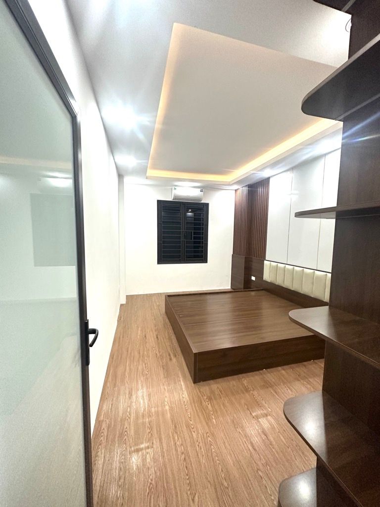 Bán nhà Đông thiên - diện tích 27m2 5 tầng - vị trí đẹp cách mặt ngõ thông Ô TÔ khoảng chừng 50m - giá 4,25 tỷ